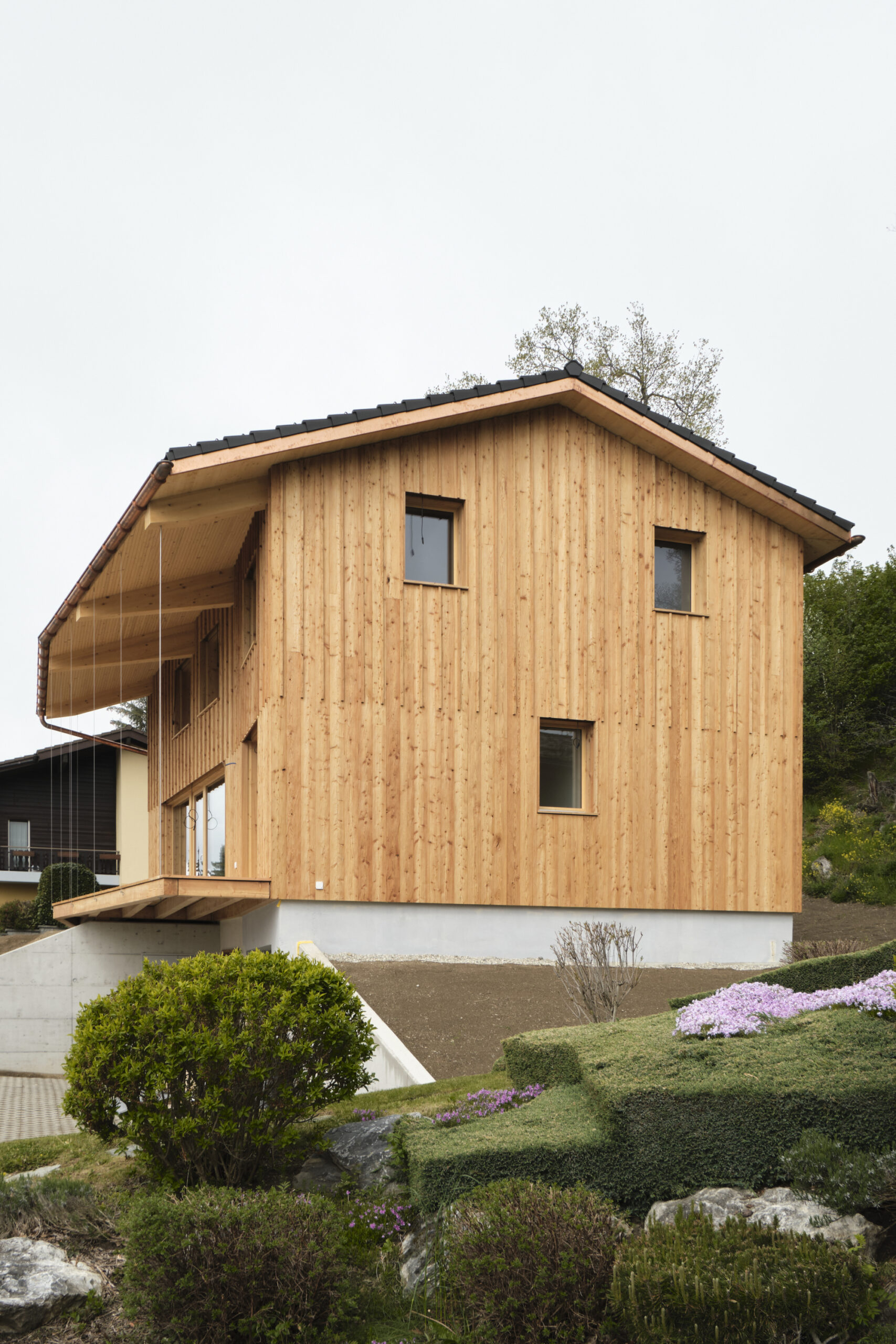 07exterieur-construction-maison-suisse-bois-massif Construction Maison Suisse bois massif