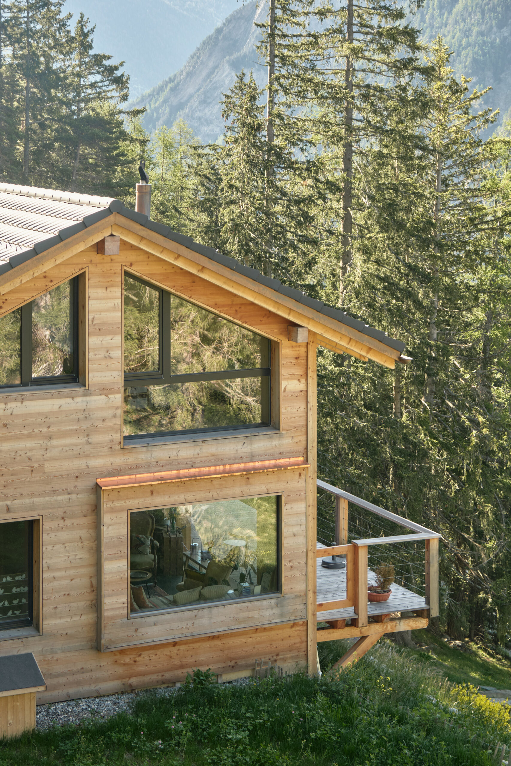 Chalet écologique en bois massif situé dans le Valais